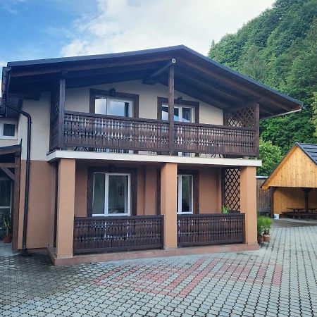Penzión Jolla Cerveny Klástor Exterior foto