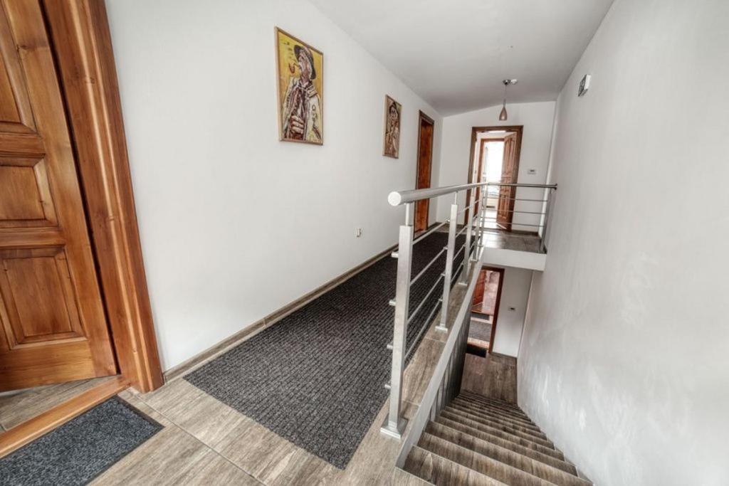 Penzión Jolla Cerveny Klástor Exterior foto