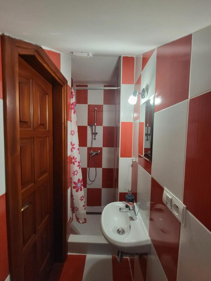 Penzión Jolla Cerveny Klástor Exterior foto